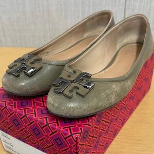 Tory Burch 7 Lowell grey flat